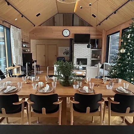 Hulppea Merenranta Hirsitalo * 奥卢